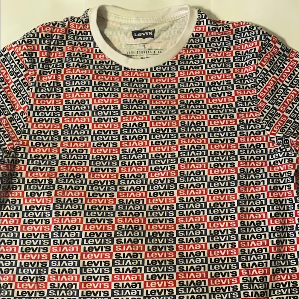 Levi’s T-shirt